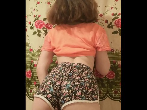 ❤️ Sexy jonge babe die haar short uittrekt voor de camera ❤️❌ Quality porn at us ️❤